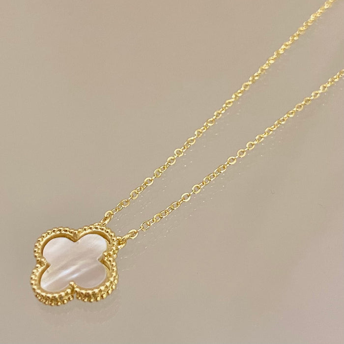 Clover Necklace - Pearlised Oyster-White